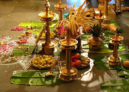 Offerings_at_a_Hindu_wedding