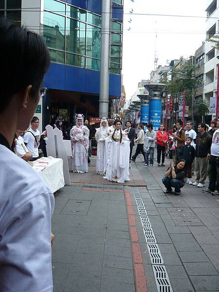 龍戰八荒cosplay精采入場秀