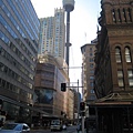 Sydney Tower (前一天晚上跑來看夜景)