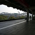 坐亞通走路過來