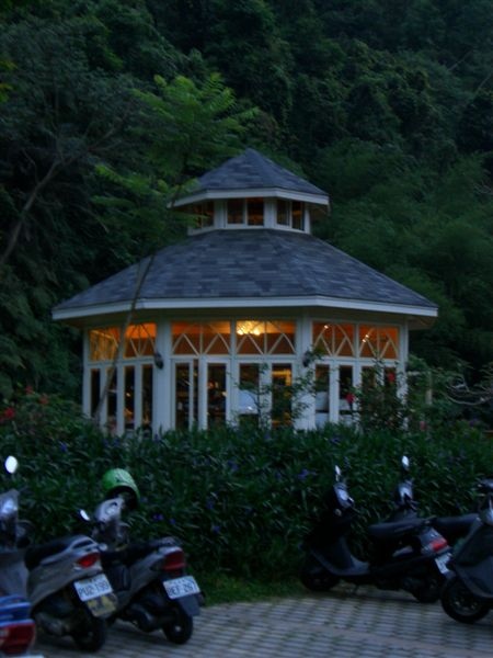 好像是賣周邊商品的館吧