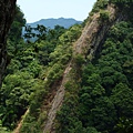 慈母嶺步道遠眺慈母峰後山