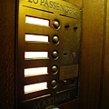 超懷舊的電梯按鈕!