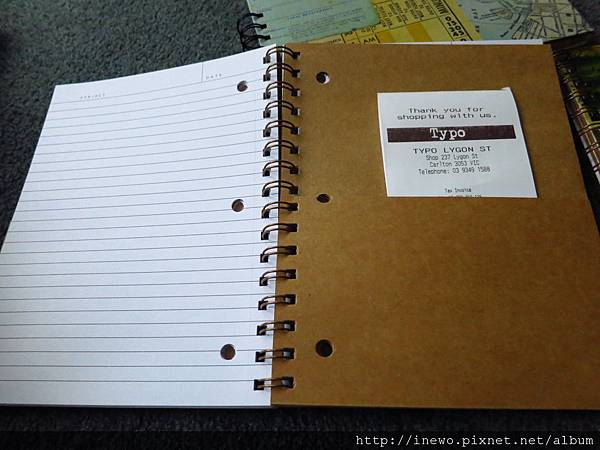 小本是日記加上票卷夾，幾頁就一個夾層很方便!!