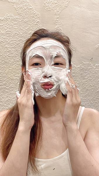 【臉部保養】綿密的雲朵泡泡洗完超潔淨-10skin 瞬亮碳酸 試用