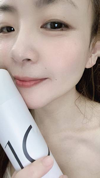 【臉部保養】綿密的雲朵泡泡洗完超潔淨-10skin 瞬亮碳酸 試用