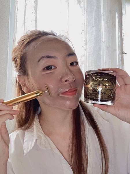 【臉部保養】讓我變美的黑膜法,全球第一瓶石墨稀面膜 - LO 試用