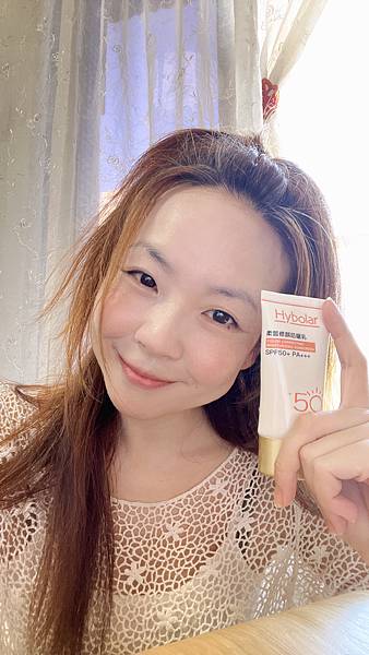 【臉部保養】打造偽素顏肌!服貼底妝必備,潤色防曬推薦 - H 試用