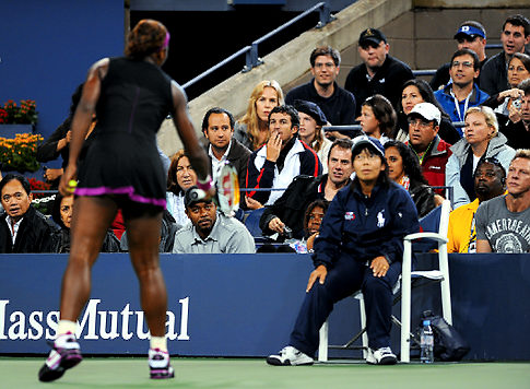 Serena Williams 叫線審吞球
