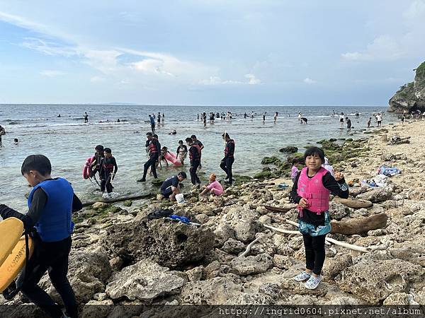 屏東小琉球 帶著孩子浮潛去 沒參加團 更能海龜看到飽 美人沙 屏東小琉球 帶著孩子浮潛去 沒參加團 更能海龜看到飽 美人沙