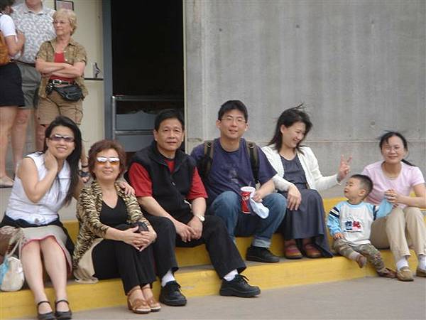 0.Families in Hoover Dam