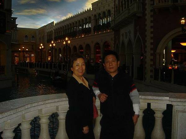 25.Dad & Mom in Venetian