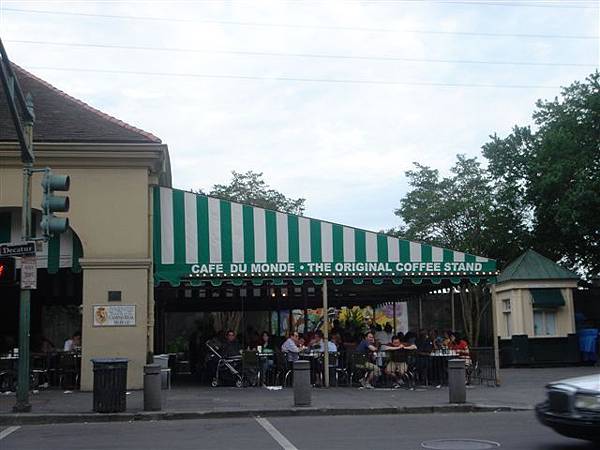 12.Cafe Du Monde