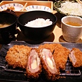 勝博墊~~元祖香脆腰內豬排捲套餐