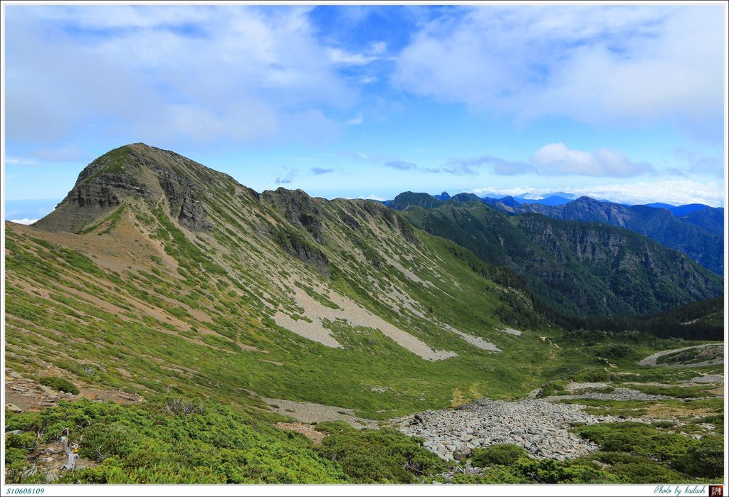 S10608109圓潤優美的圈谷【雪山主峰】