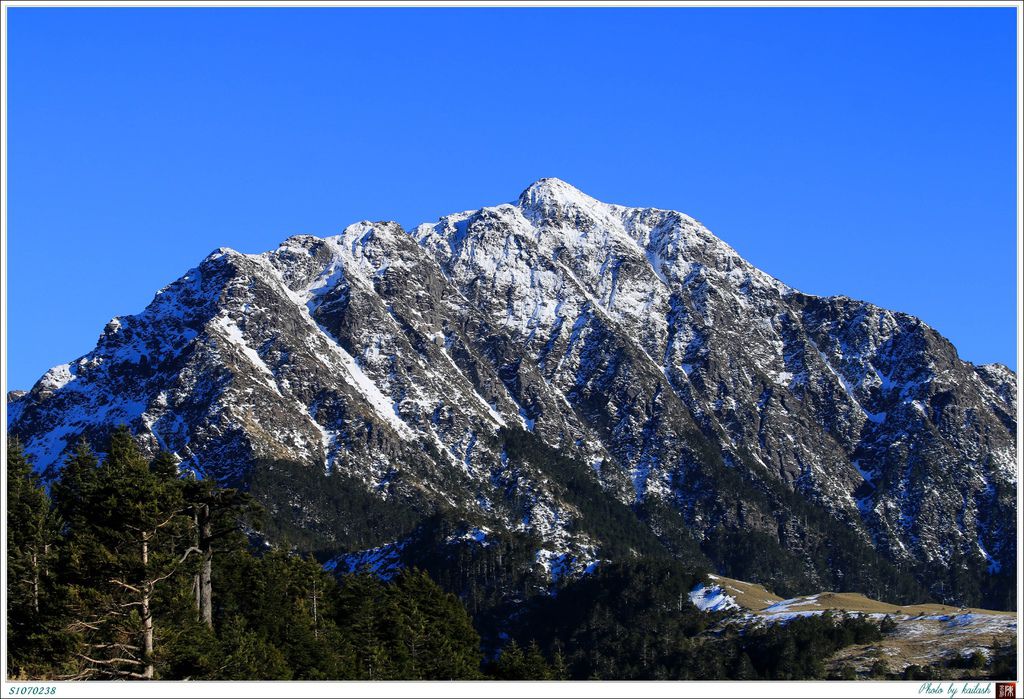 S1070238巍峨的南湖主峰【審馬陣山】