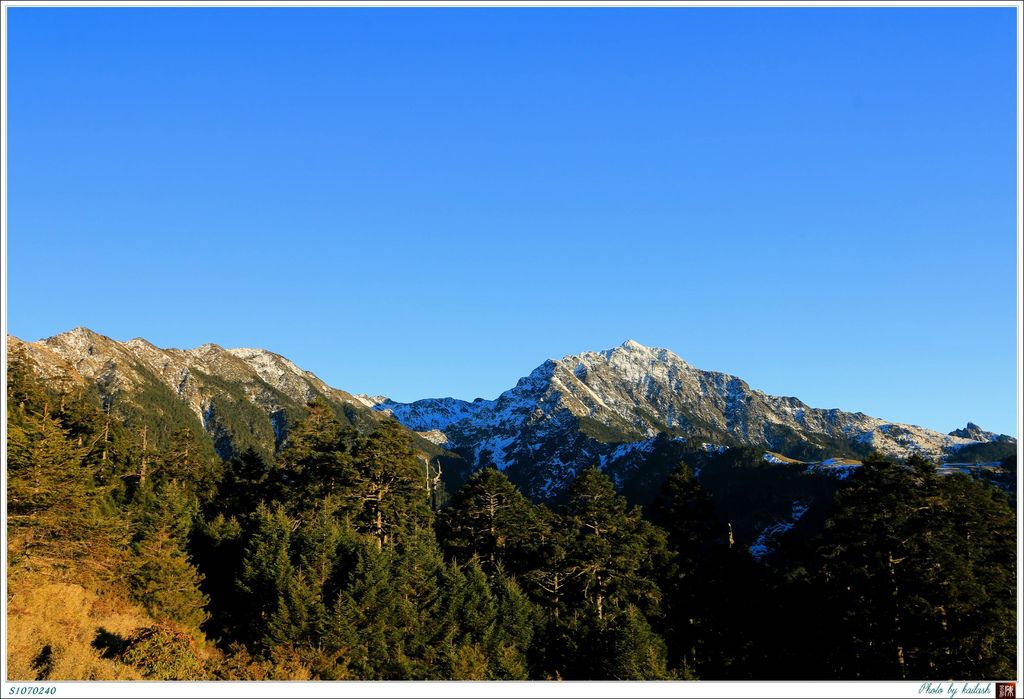 S1070240巍峨的南湖主峰【審馬陣山】