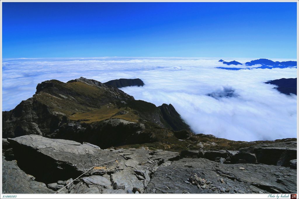 S1080203浩瀚磅礡的雲海【中央尖山】.jpg