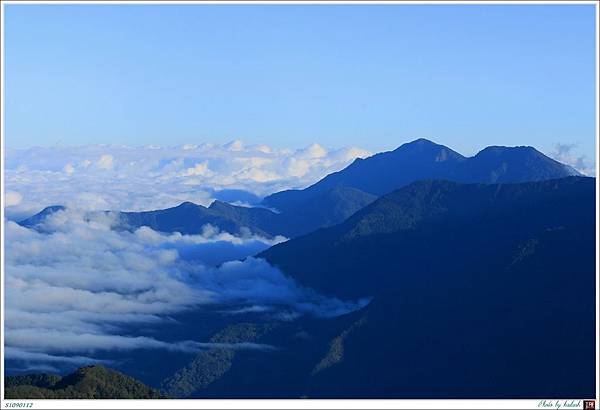 S1090112雲端的西巒大山【塔塔加】.jpg