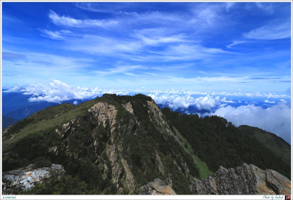 S1090702嶙峋崢嶸的山崖【卓社大山】.jpg