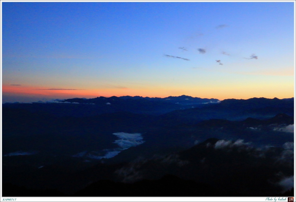 S1090717破曉的雪山山脈【干卓萬山】.jpg