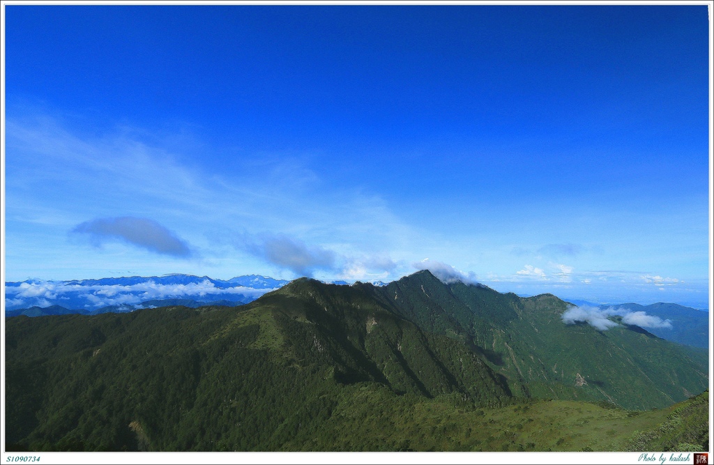 S1090734巍峨的卓社大山【牧山】.jpg