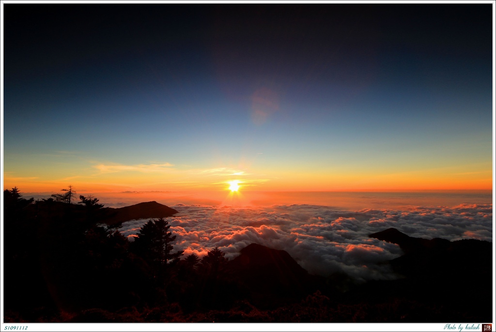 S1091112萬馬奔騰的雲海【小關山】.jpg