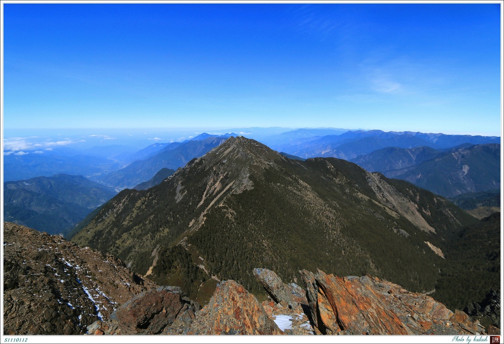 S1110112尖聳的玉山北峰【玉山主峰】.jpg