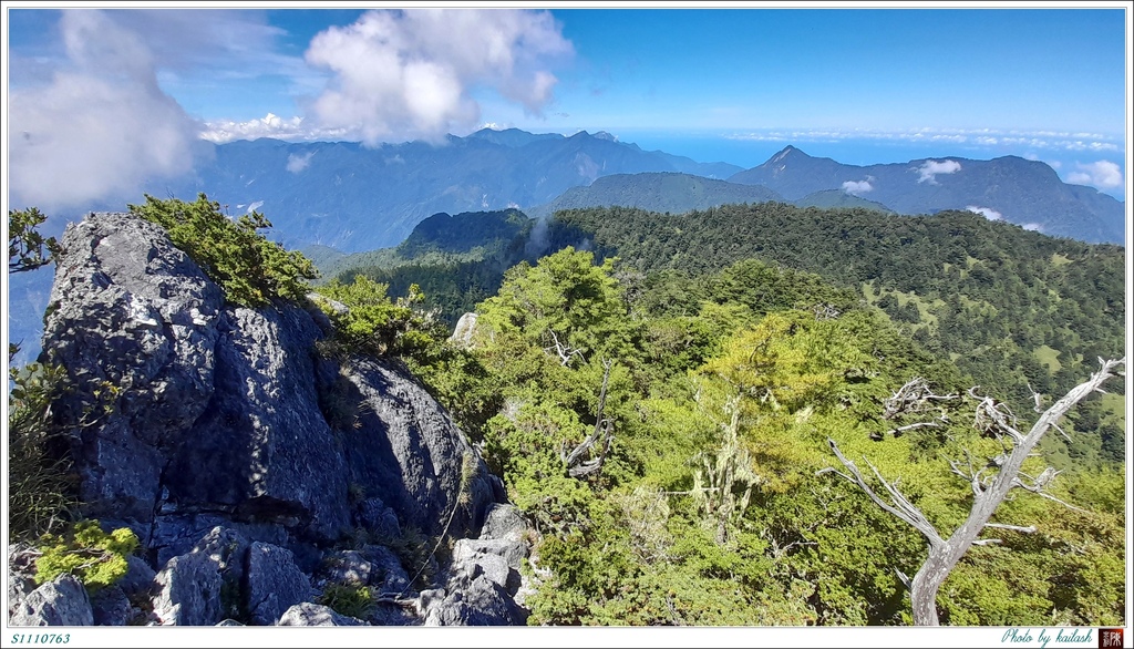 S1110763山巔的嶙峋峭壁【立霧主山】.jpg