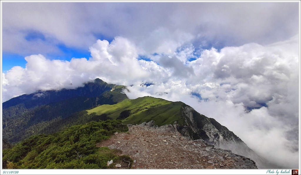 S1110720氤氳靉靆的稜脈【奇萊北峰】.jpg