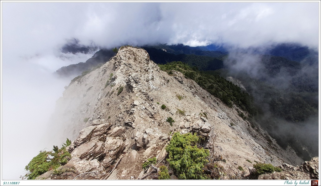 S1110887塔比拉斷崖險境【馬利加南山】.jpg