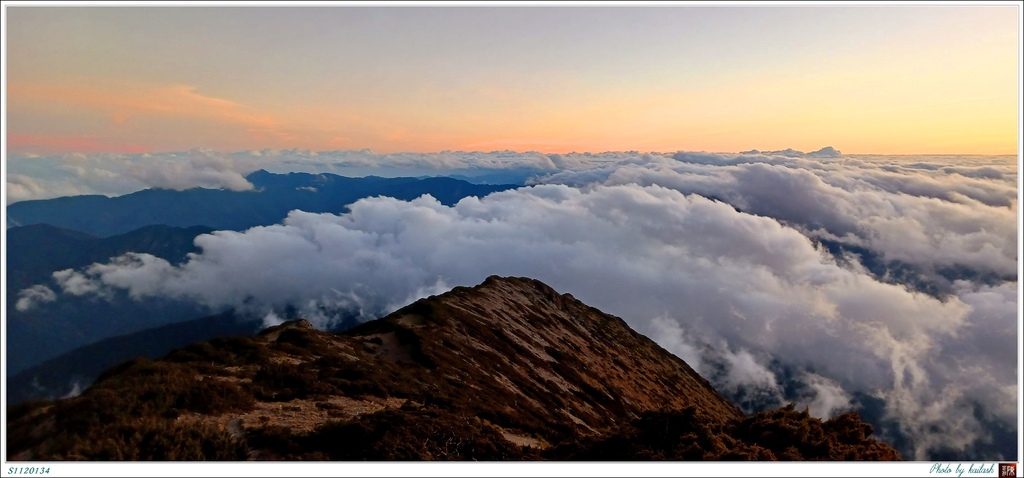 S1120134關山的薄暮雲靄【海諾南山】.jpg