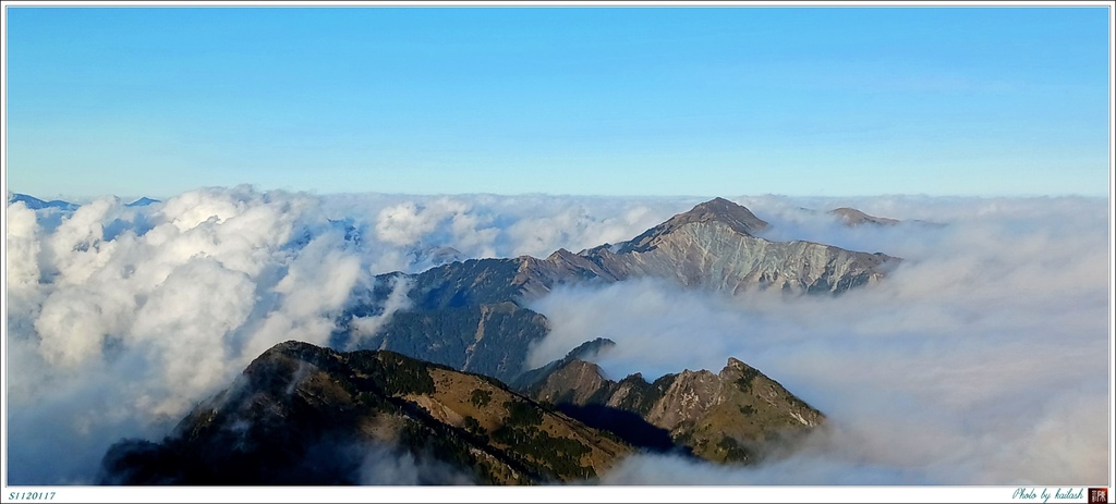 S1120117雲海上的向陽山【關山】.jpg