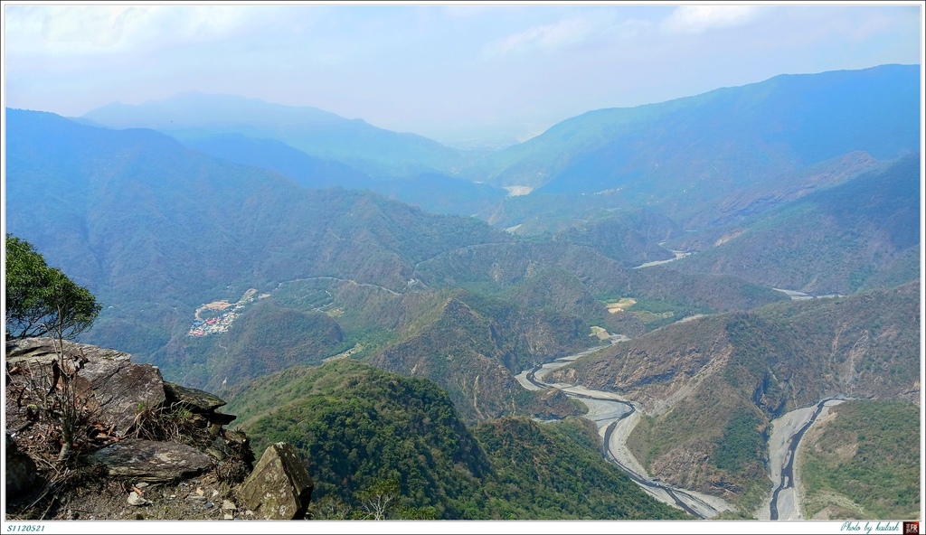 S1120521濁口溪蜿蜒川流【足母山】.jpg