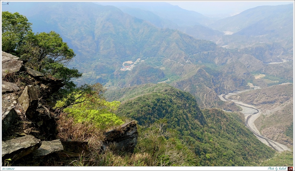 S1120522濁口溪蜿蜒川流【足母山】.jpg