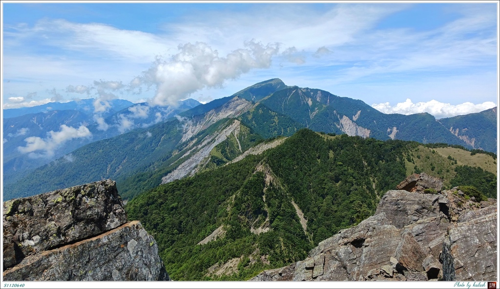 S1120640兀立天際的關山【溪頭山】.jpg