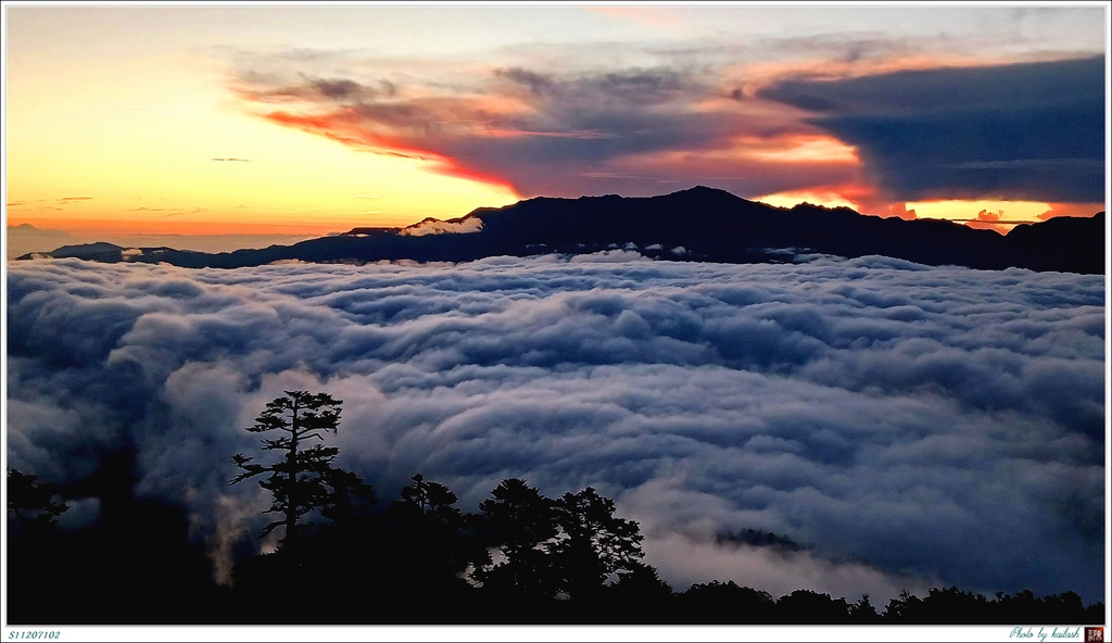 S11207102雲端的南湖大山【志佳陽山】.jpg