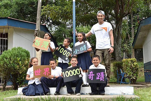 資助兒童計畫代言人楊祐寧邀請大眾參與「台灣1000個小時‧世界10000個奇蹟」，為國內外弱勢兒童尋找更多生命中獨一無二的奇蹟天使！(台灣世界展...