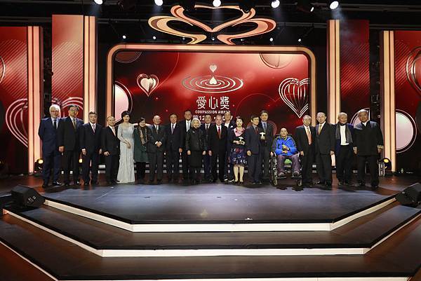 Photo 1 - C Award family.jpg Photo 1 - C Award family.jpg