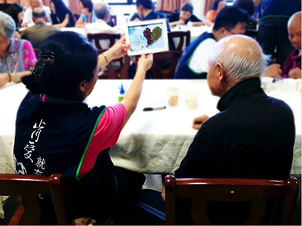 肯愛老人1.png 肯愛老人1.png