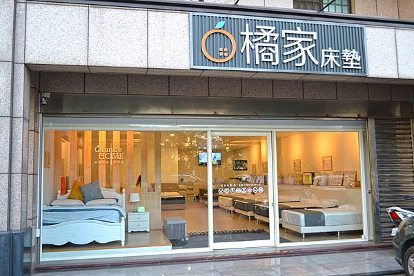 床墊 (1) 床墊 (1)
