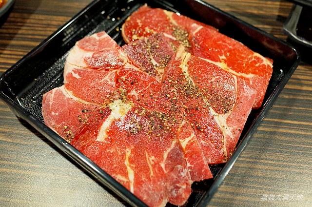 【高雄】燒肉海鮮吃到飽｜好客燒烤高雄店（新光三越三多店）