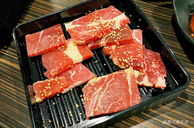 【高雄】燒肉海鮮吃到飽｜好客燒烤高雄店（新光三越三多店）