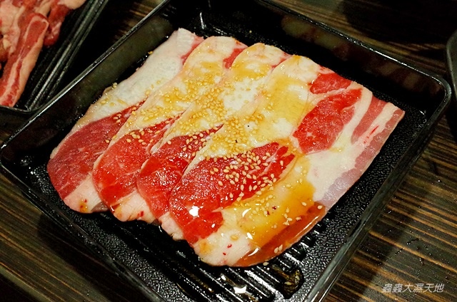 【高雄】燒肉海鮮吃到飽｜好客燒烤高雄店（新光三越三多店）