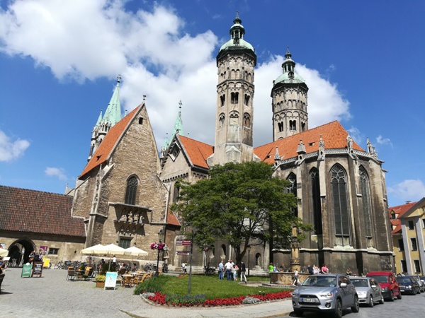瑙姆堡大教堂1.jpg