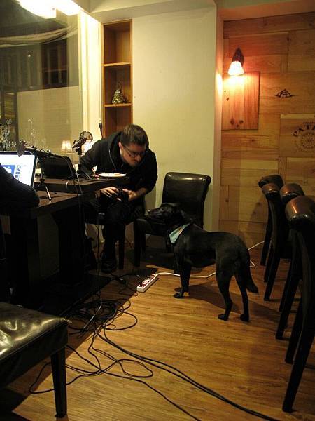 GUEST：Christopher Adams