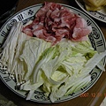 12/31晚餐---火鍋料(豬肉片.金針菇.大白菜)
