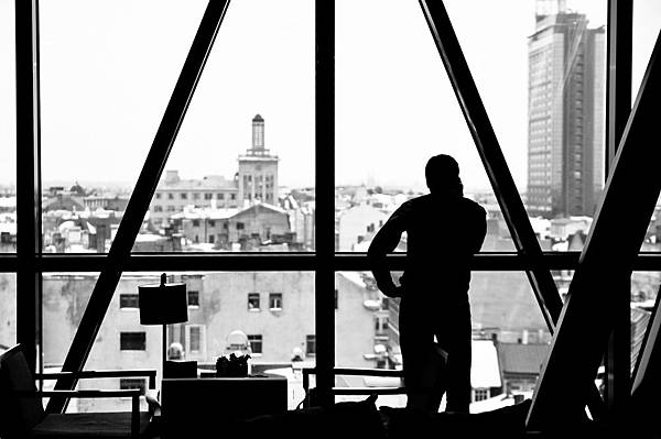 talk_alone_shutterstock_73903519.jpg talk_alone_shutterstock_73903519.jpg
