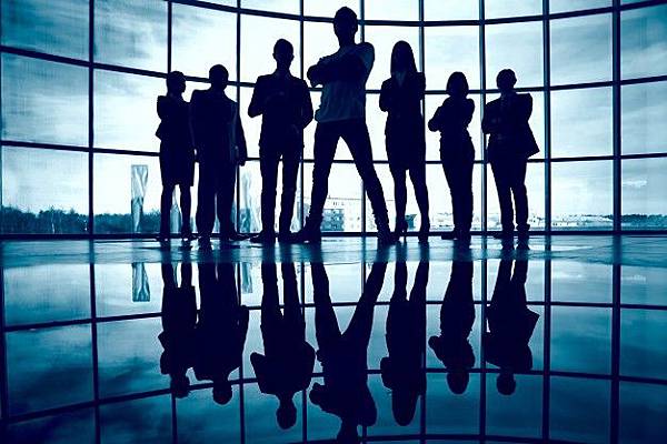 silhouette-of-confident-businesspeople_1098-1768.jpg silhouette-of-confident-businesspeople_1098-1768.jpg