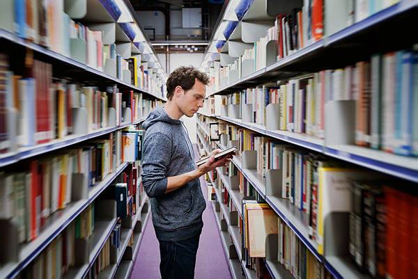 books_library_shutterstock_156714224.jpg books_library_shutterstock_156714224.jpg